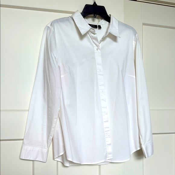 Women’s Apt 9 Essentials Crisp White Dress Shirt - Picture 1 of 3